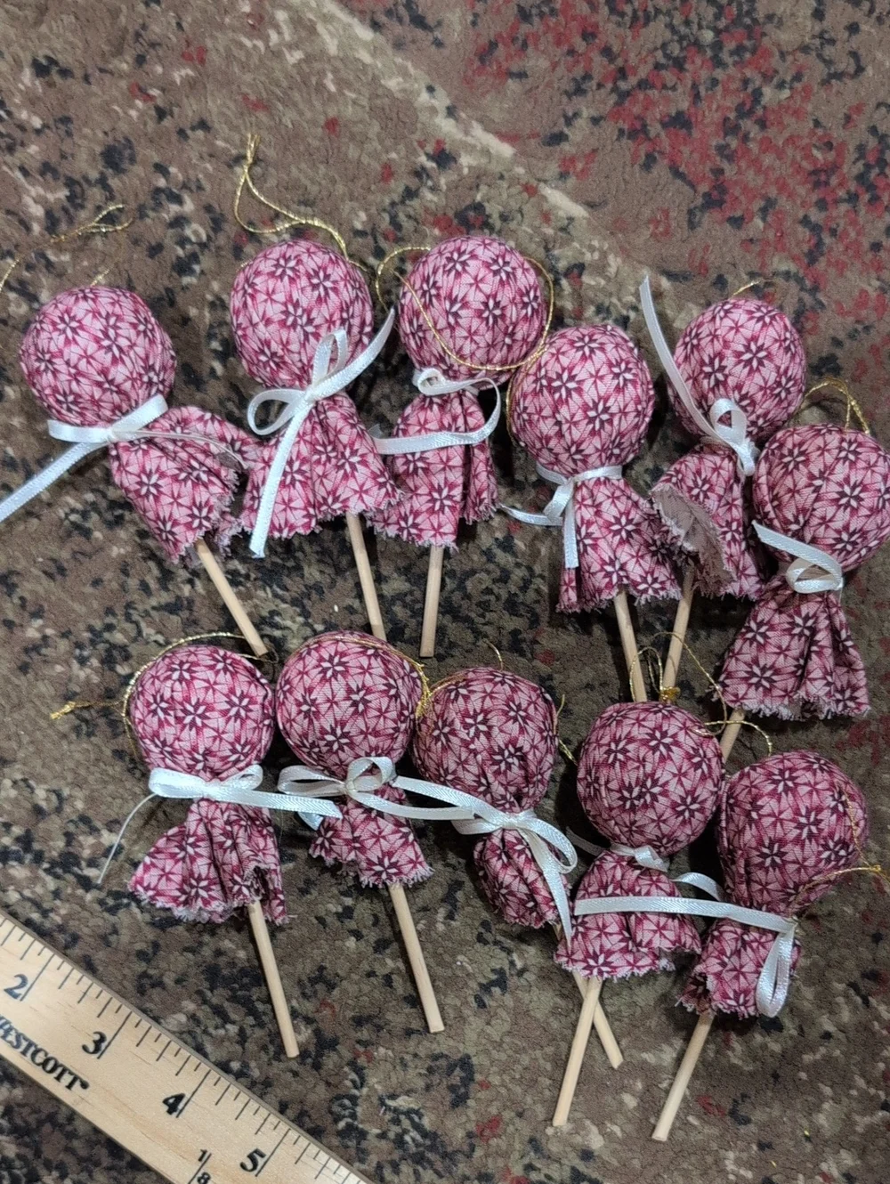 Decorative Mauve Lollipop Ornaments with White Ribbon – 11 Lollipops